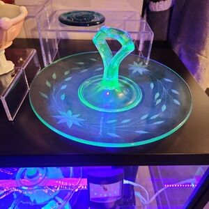 Uranium glass cake tray